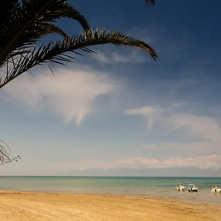 Ξενοδοχείο με διαμερίσματα Paradise Village Ρόδα