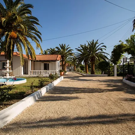 Paradise Village Ξενοδοχείο με διαμερίσματα 2*